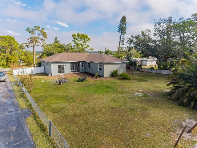 $560,000 | 2408 51st St Boulevard East, Bradenton, FL 34208