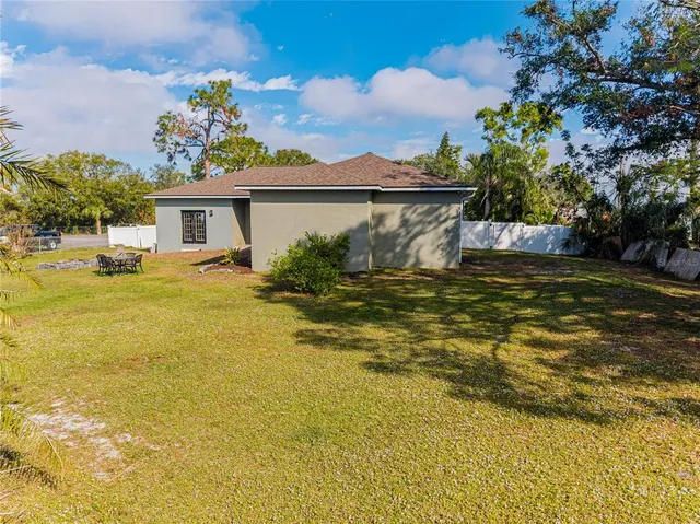 $560,000 | 2408 51st St Boulevard East, Bradenton, FL 34208