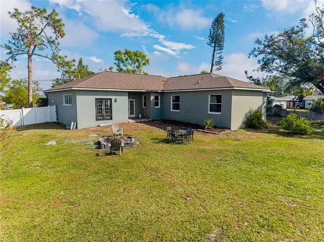 $560,000 | 2408 51st St Boulevard East, Bradenton, FL 34208