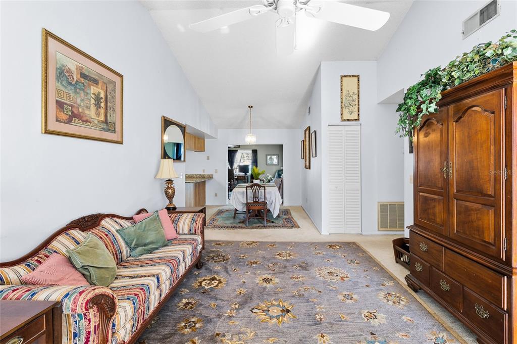 7401 121st Terrace Largo, FL 33773 - Photo 6 of 34