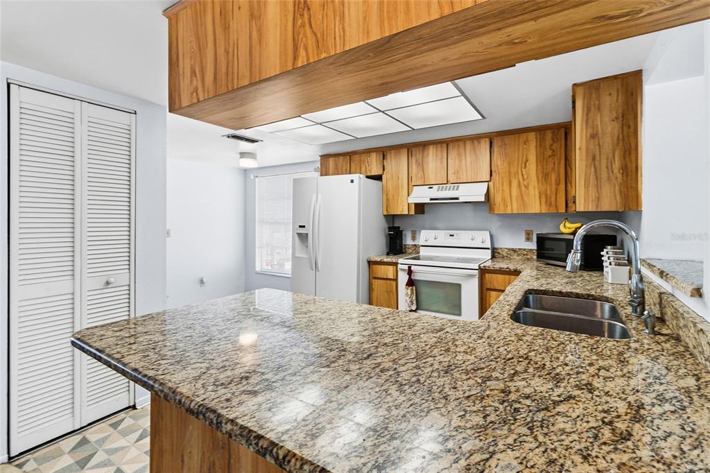 7401 121st Terrace Largo, FL 33773 - Photo 10 of 34