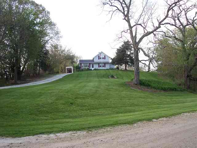 23903 West Concord Road Farmington, IL 61531 - Photo 1 of 14