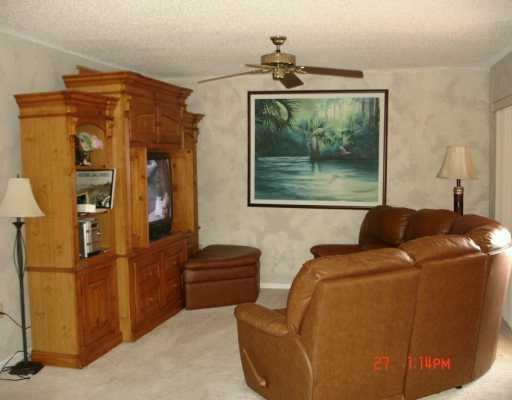 16714 Southwest 5th Way Weston, FL 33326 - Photo 3 of 5 Den/Family/Great Room