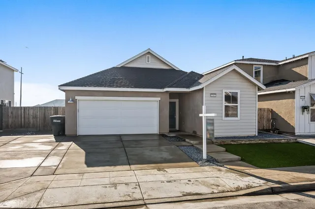 $434,900 | 5783 West Laguna Avenue, Fresno, CA 93722