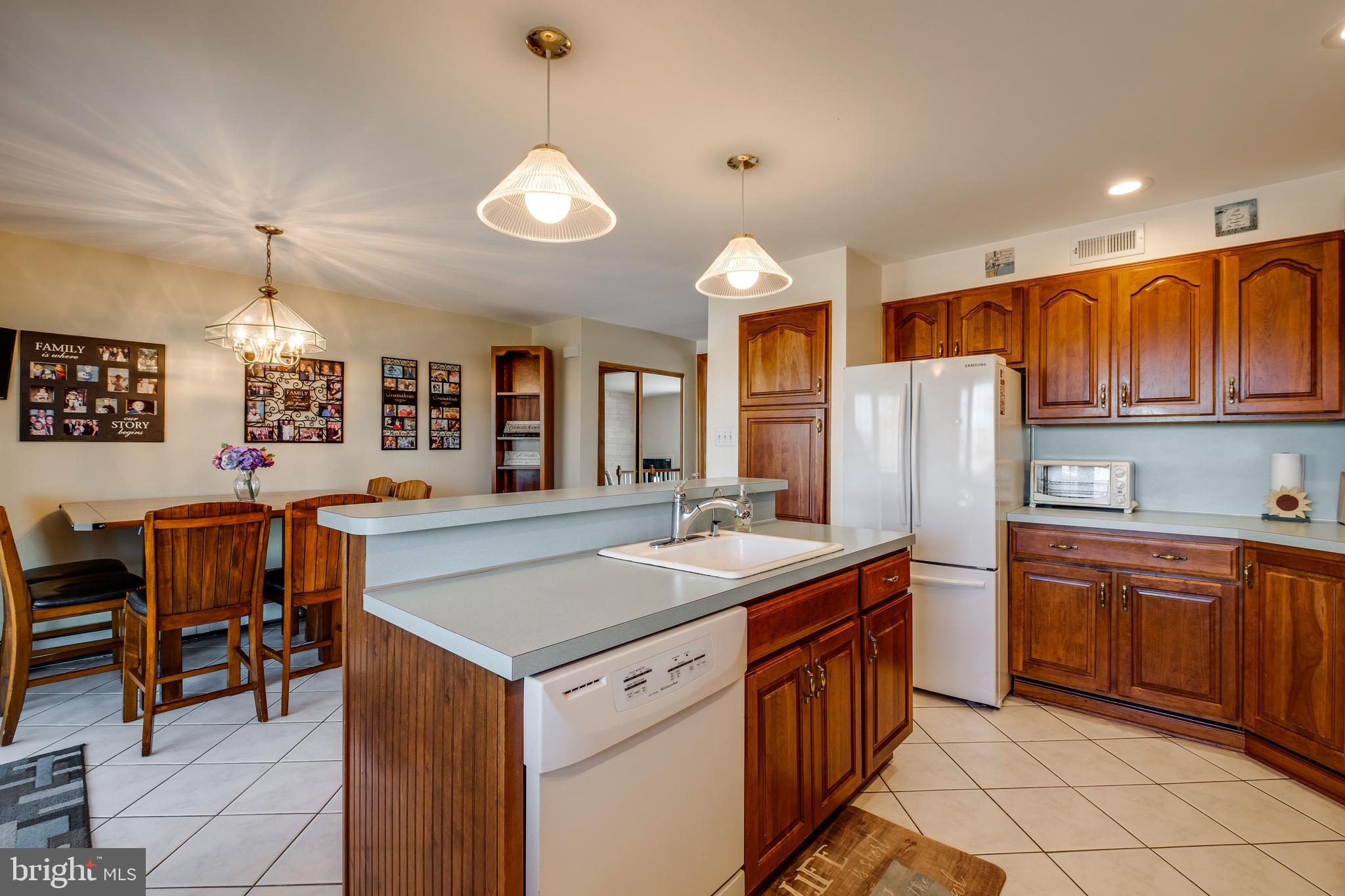 3521 Brookview Road Philadelphia, PA 19154 - Photo 6 of 49 Dishwasher, Oven, Refrigerator, & Microwave