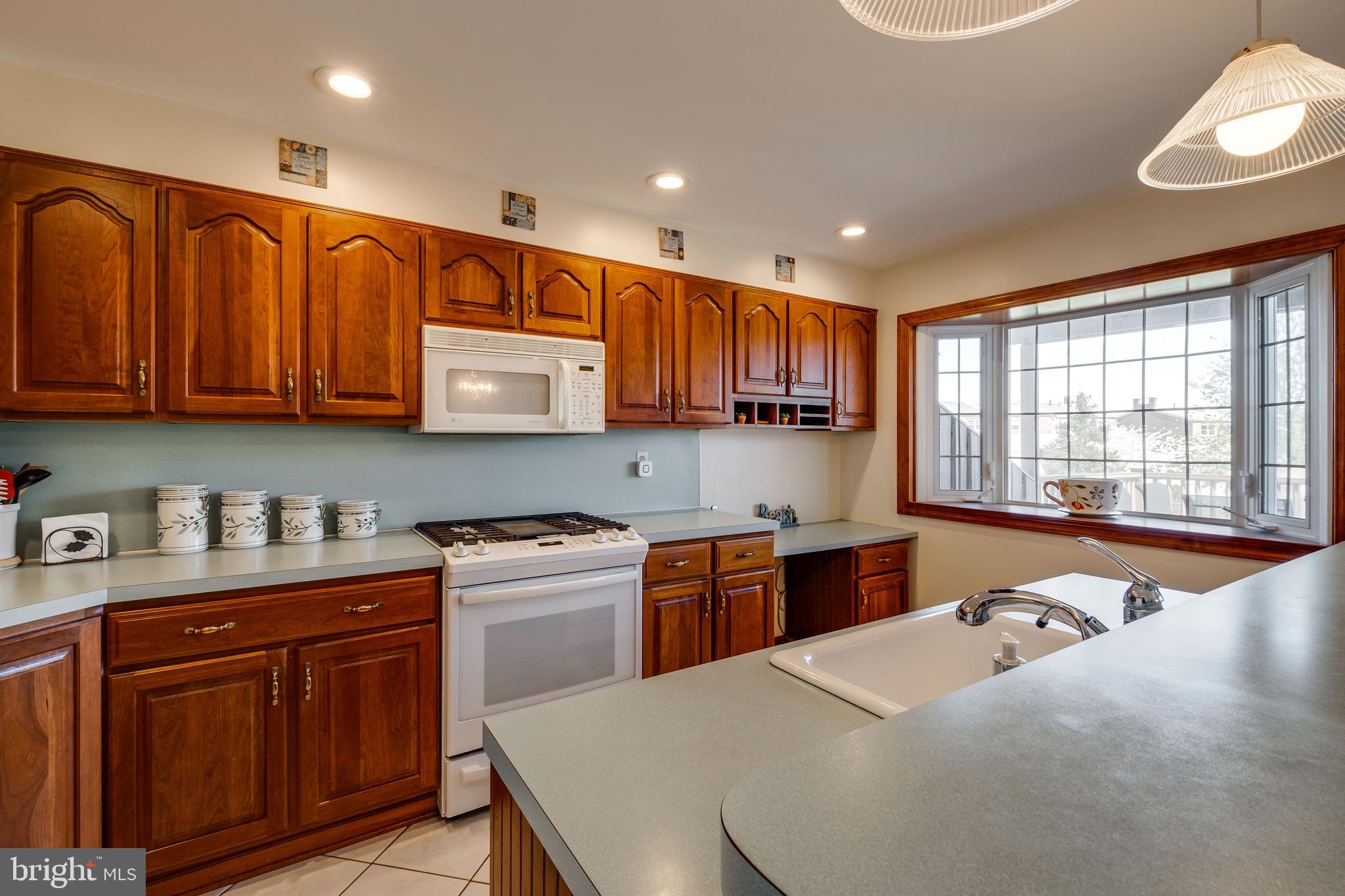 3521 Brookview Road Philadelphia, PA 19154 - Photo 8 of 49 Recessed and Task lighting