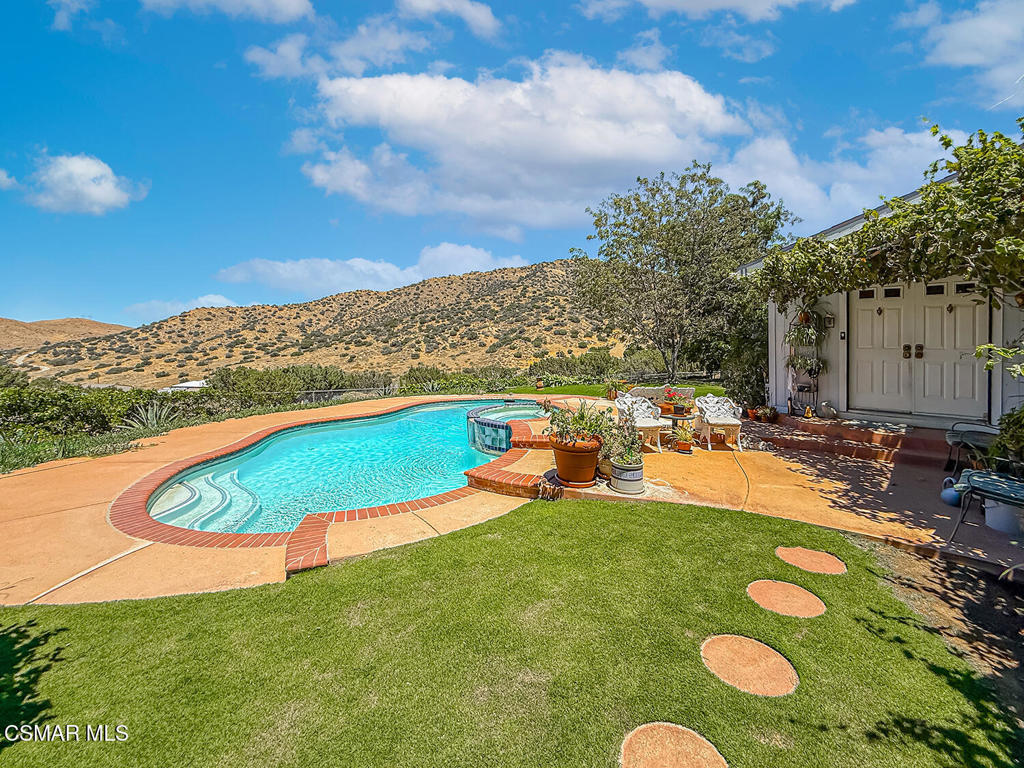33045 Oracle Hill Road Palmdale, CA 93550 - Photo 3 of 61