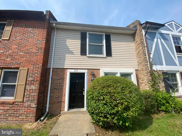$1,795 | 809 Denton Circle, Fredericksburg, VA 22401