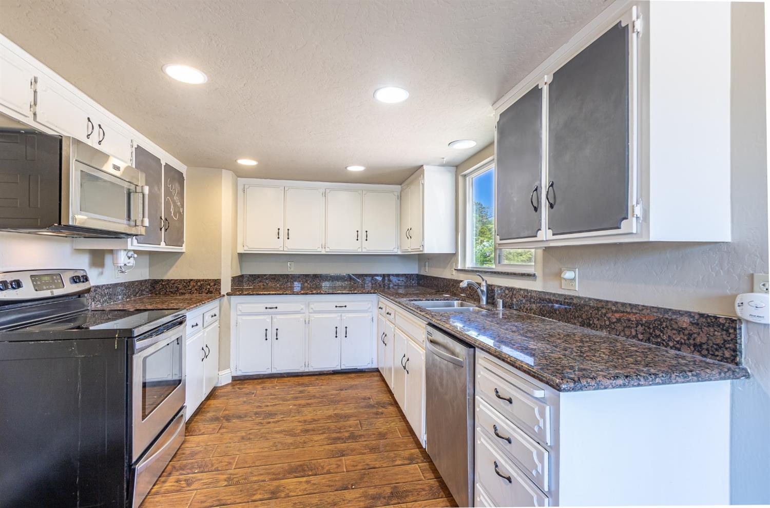 31061 Revis Road Coarsegold, CA 93614 - Photo 8 of 45 Gallery Image 8