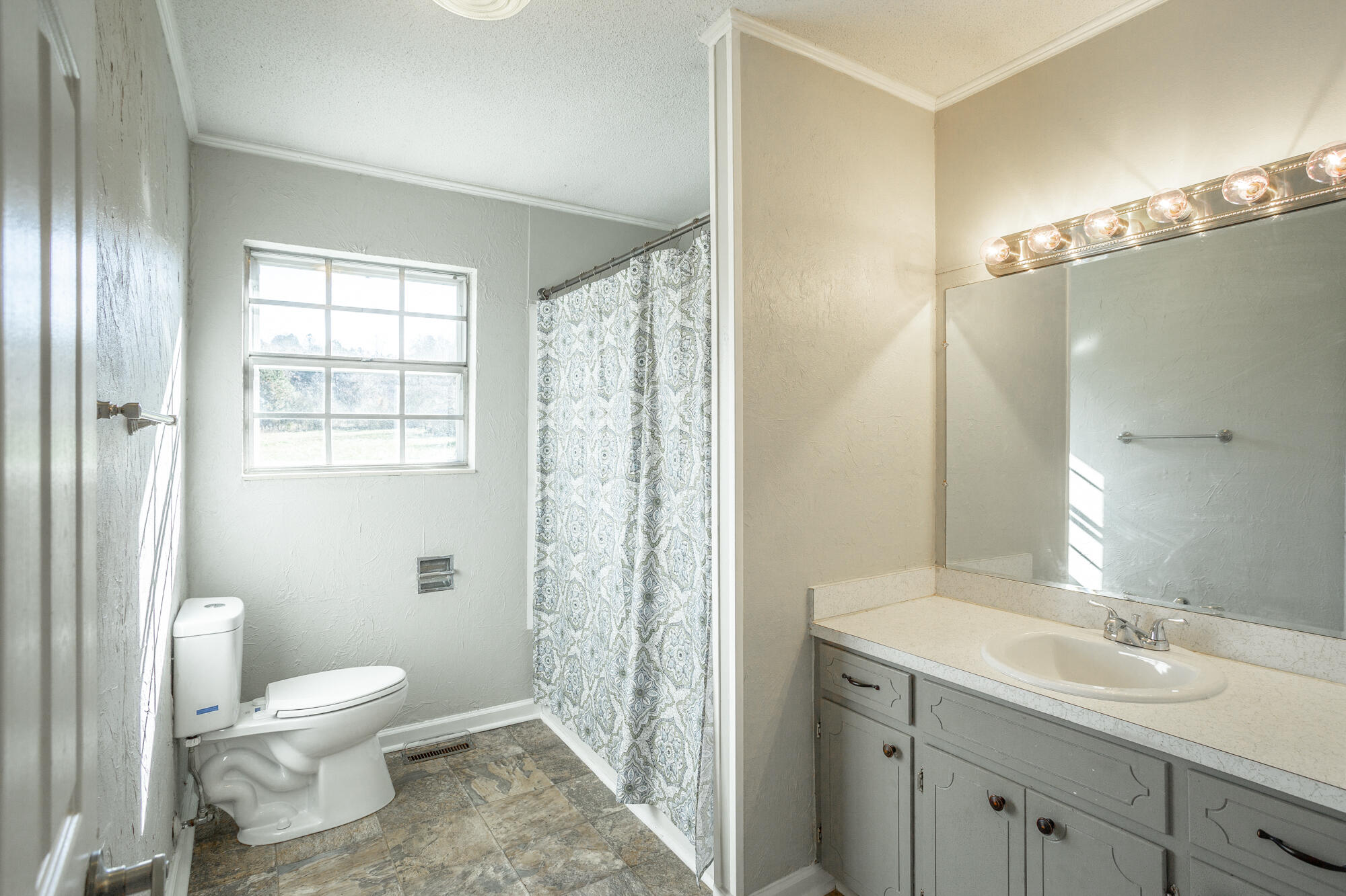 4204 Bill Jones Road Apison, TN 37302 - Photo 19 of 44 Master bathroom