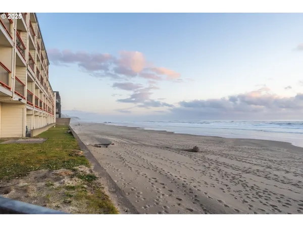 $368,000 | 1415 Northwest 31st Place, Unit 269, Lincoln City, OR 97367