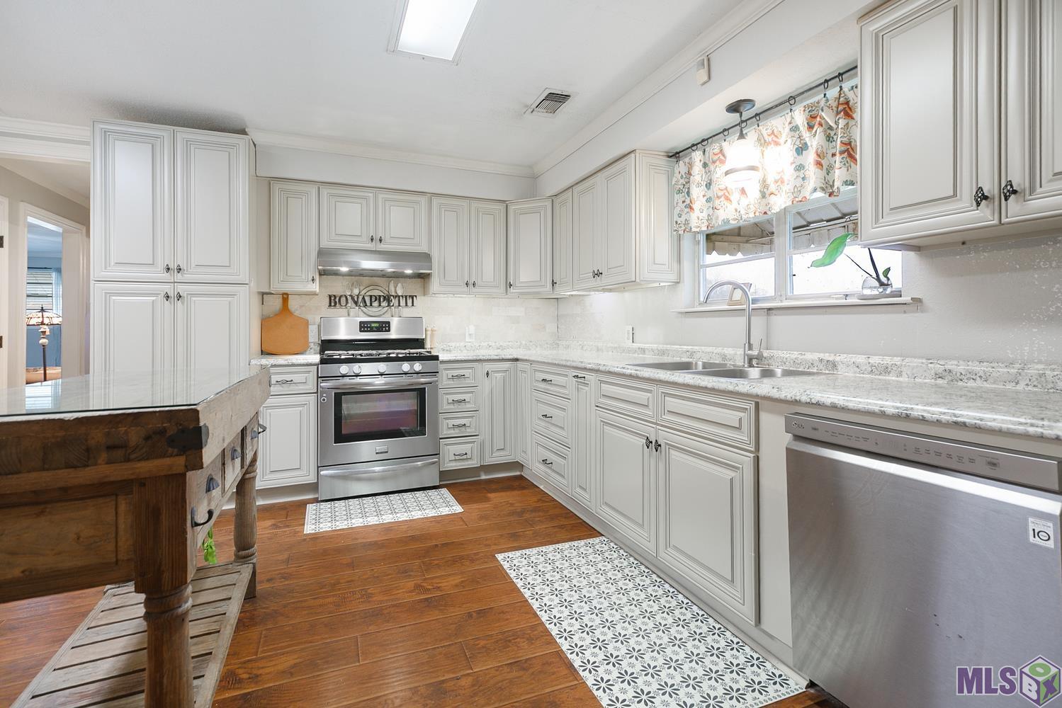 11028 Hooper Road Baton Rouge, LA 70818 - Photo 8 of 16