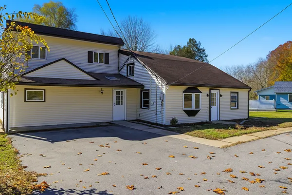 $349,925 | 18 Pautipaug Hill Road, Sprague, CT 06330