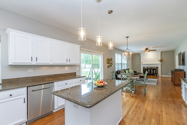 205 Aberdeen Drive Algonquin, IL 60102 - Photo 12 of 38