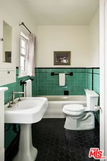 $1,895,000 | 4918 Angeles Vista Boulevard, View Park, CA 90043