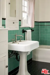 $1,895,000 | 4918 Angeles Vista Boulevard, View Park, CA 90043