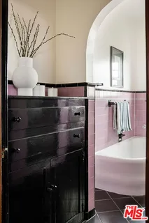 $1,895,000 | 4918 Angeles Vista Boulevard, View Park, CA 90043