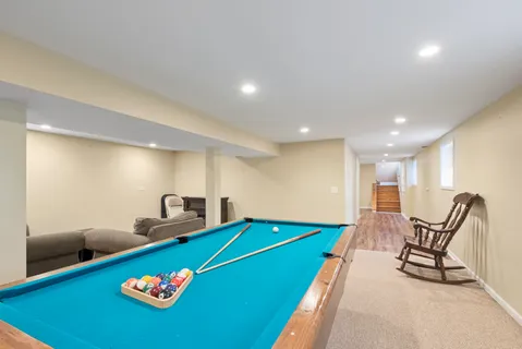 $375,000 | 3858 West 99th Street, Evergreen Park, IL 60805