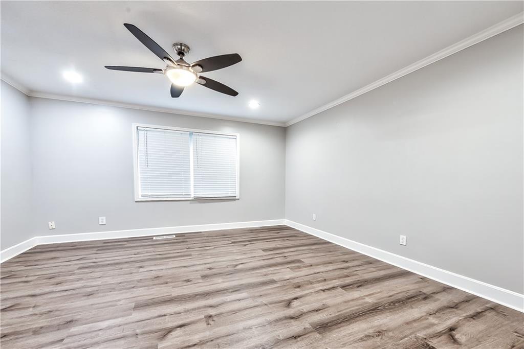 16402 Riggs Road Stilwell, KS 66085 - Photo 14 of 33