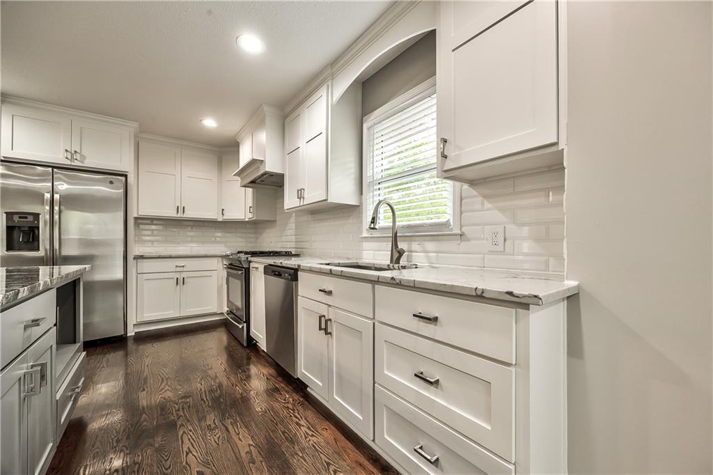 16402 Riggs Road Stilwell, KS 66085 - Photo 7 of 33