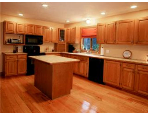 25 Town Farm Road Brookfield, MA 01506 - Photo 3 of 9