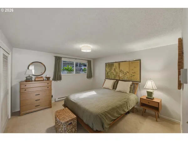 $270,000 | 290 North 3rd Court, Unit 4, Coos Bay, OR 97420