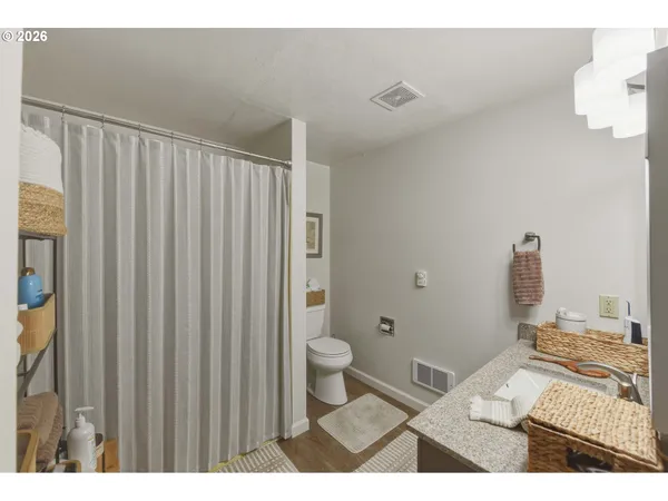 $270,000 | 290 North 3rd Court, Unit 4, Coos Bay, OR 97420