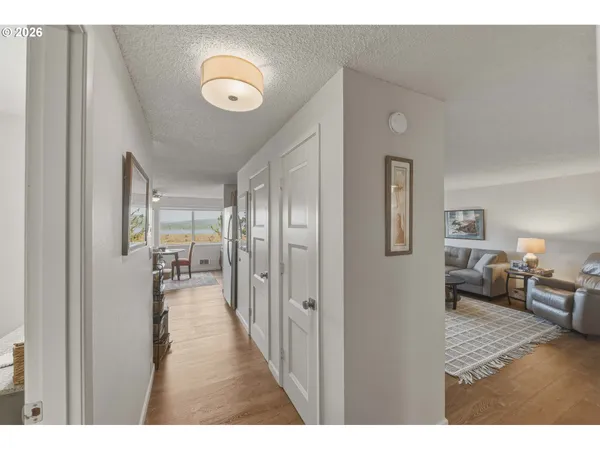 $270,000 | 290 North 3rd Court, Unit 4, Coos Bay, OR 97420
