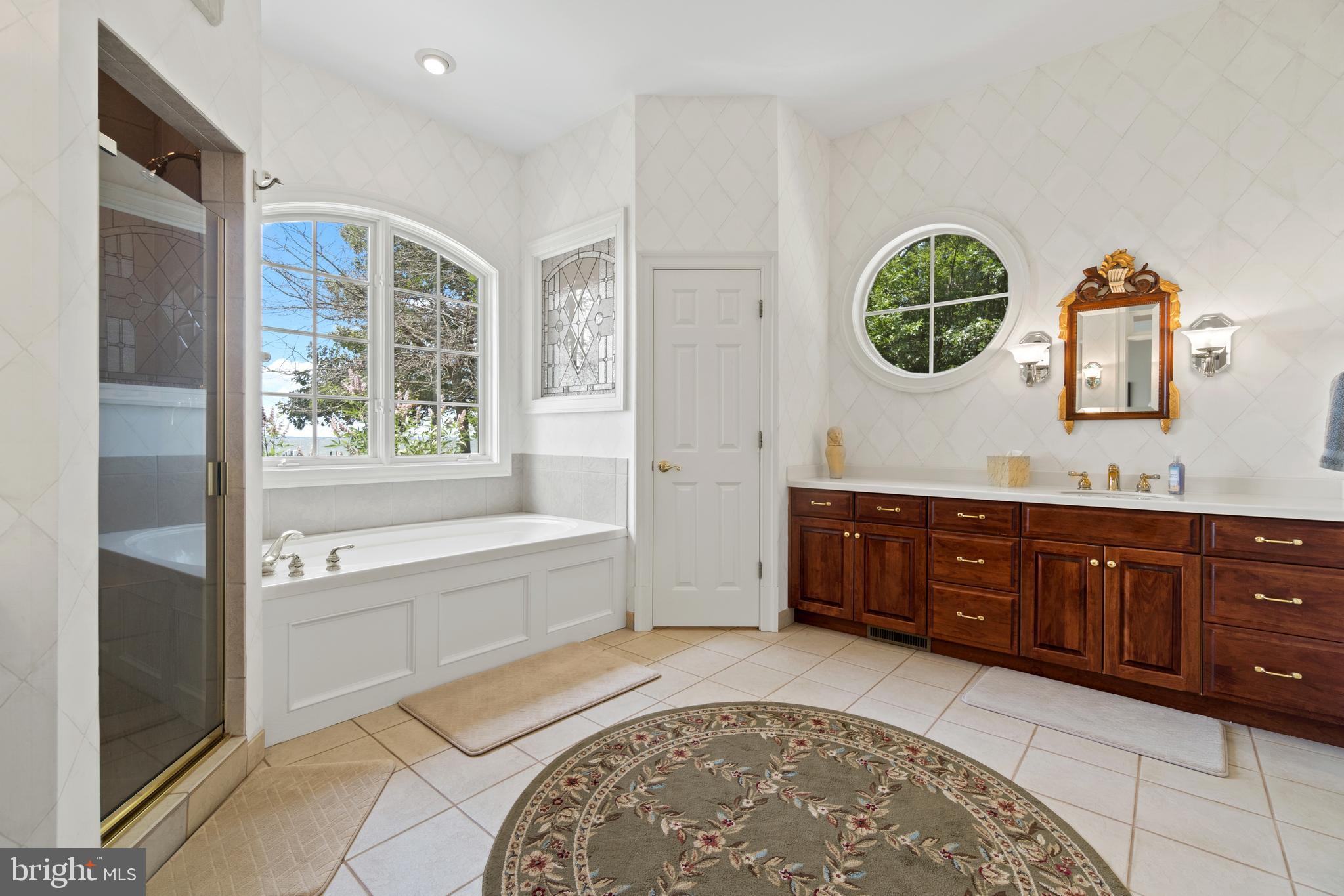 16271 Thomas Road Piney Point, MD 20674 - Photo 17 of 40 The master bath also enjoys water views.