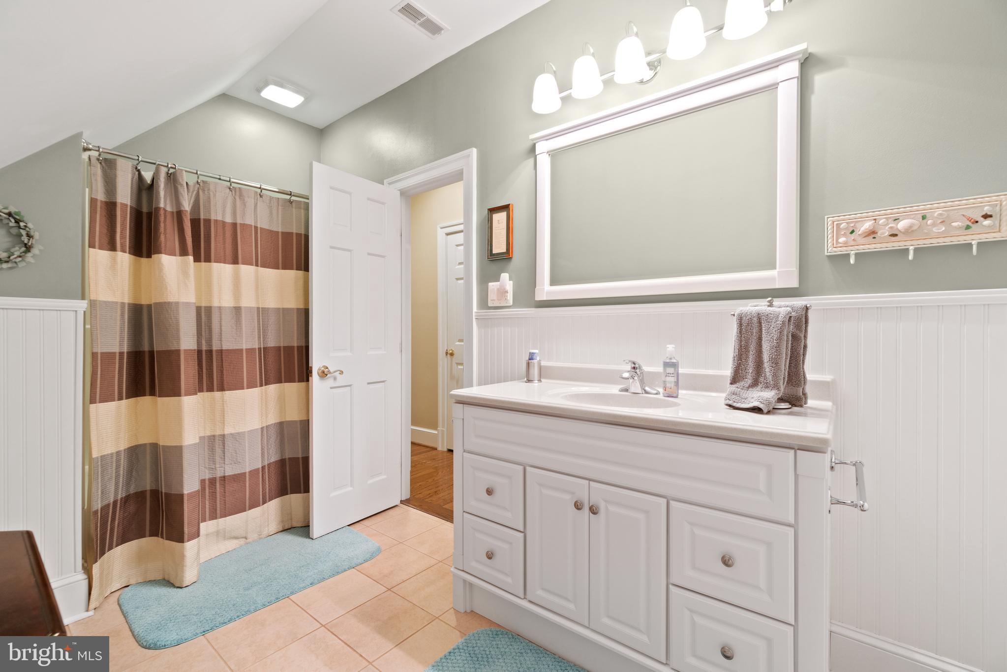 16271 Thomas Road Piney Point, MD 20674 - Photo 24 of 40 3rd upper bathroom adjacent to bonus room.