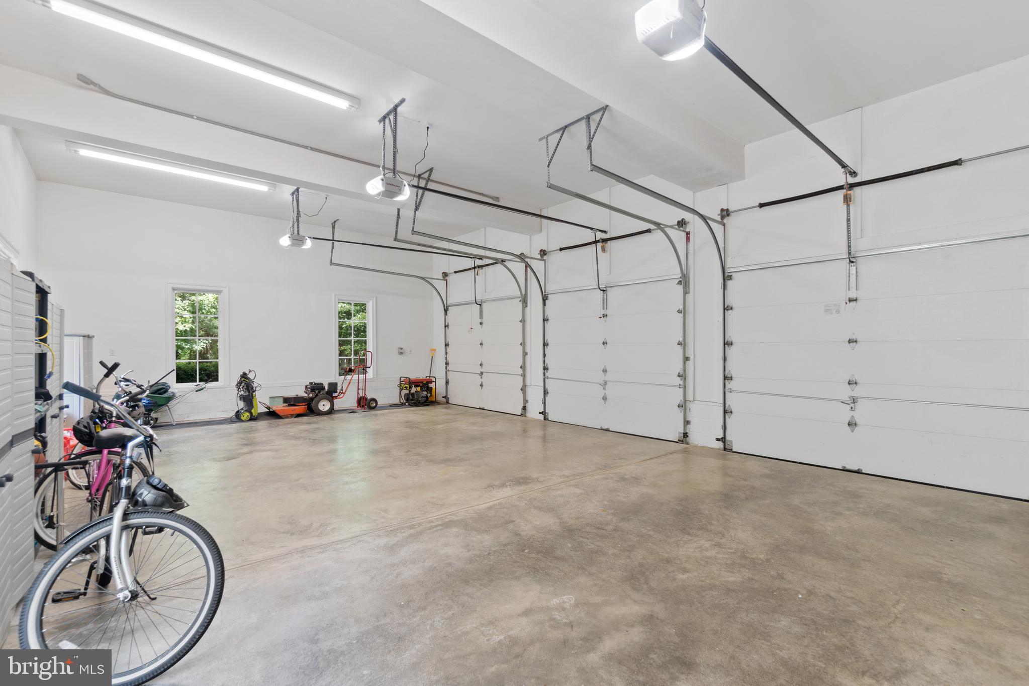 16271 Thomas Road Piney Point, MD 20674 - Photo 26 of 40 14' garage height designed with no posts.
