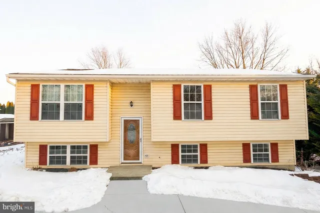 $375,000 | 3411 York Street, Manchester, MD 21102