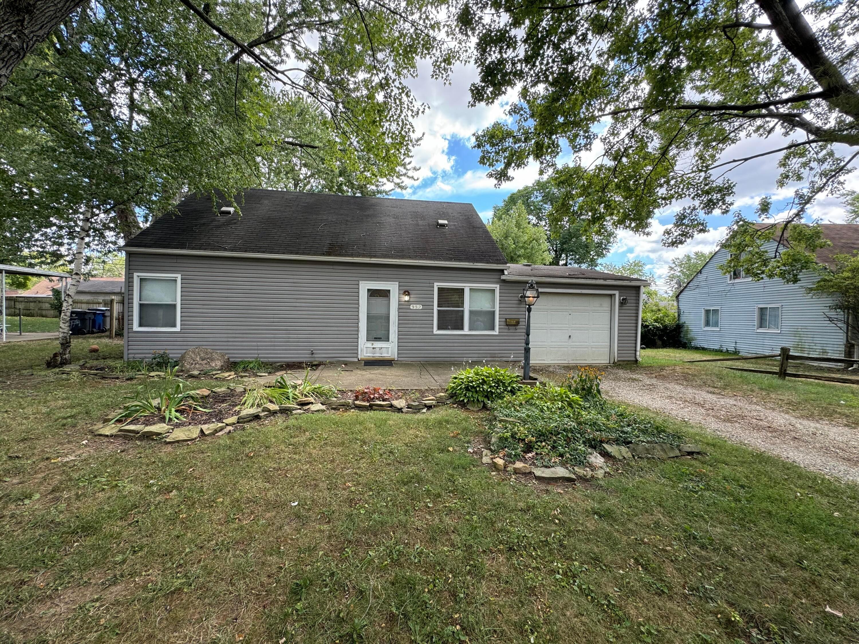 982 Antwerp Road Columbus, OH 43213 - Photo 2 of 25 8CC6F9C2-CA79-4594-ACD1-B53D7A144E53