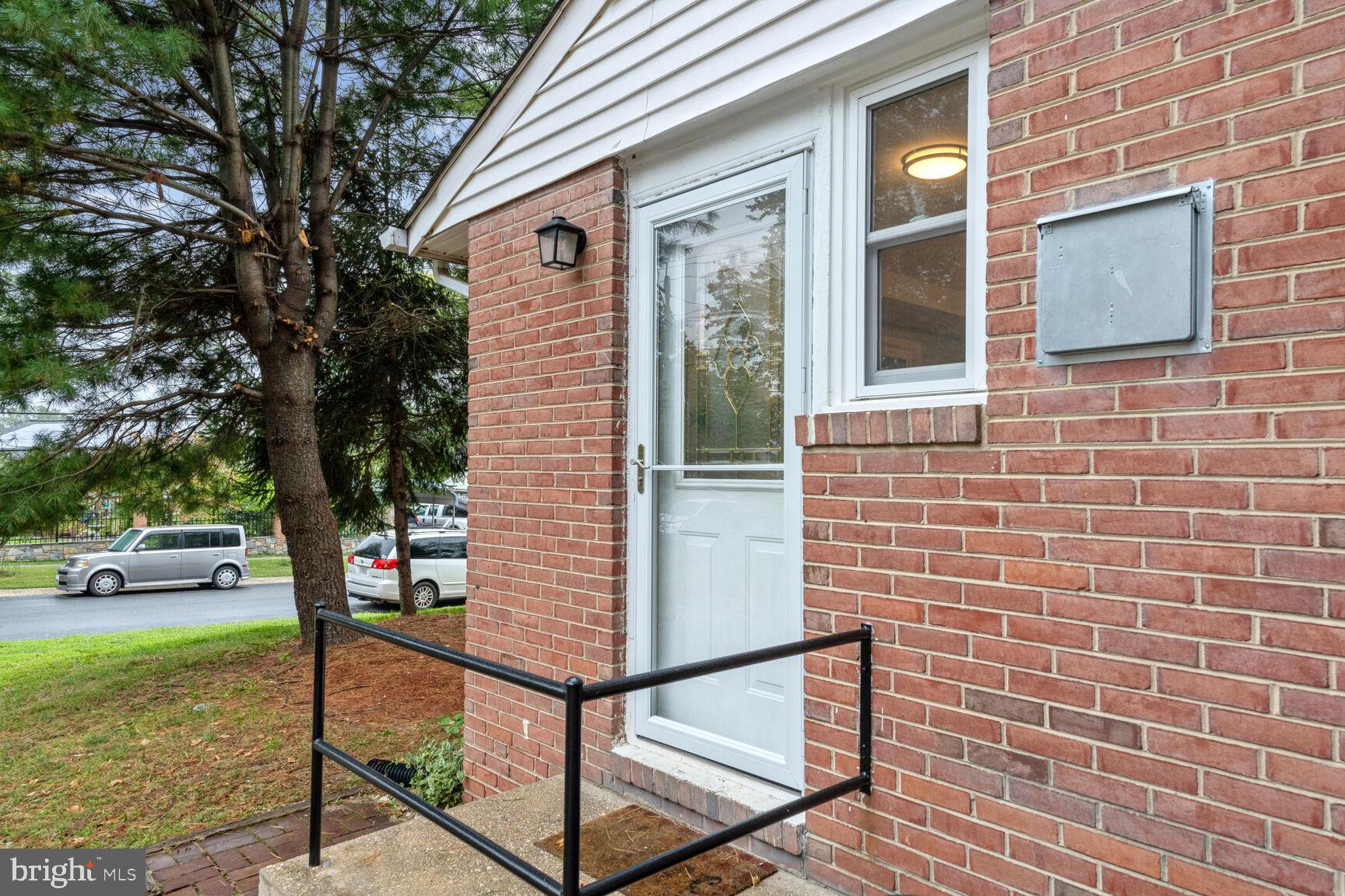 11403 Sherrie Lane Silver Spring, MD 20902 - Photo 17 of 19 Side entrance to kitchen
