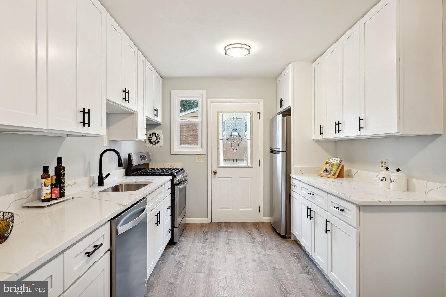 11403 Sherrie Lane Silver Spring, MD 20902 - Photo 4 of 19 Side exit from kitchen