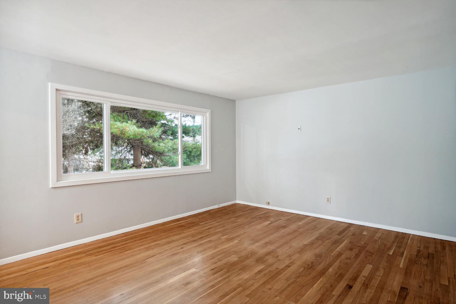 11403 Sherrie Lane Silver Spring, MD 20902 - Photo 5 of 19 Living room w/ picture window