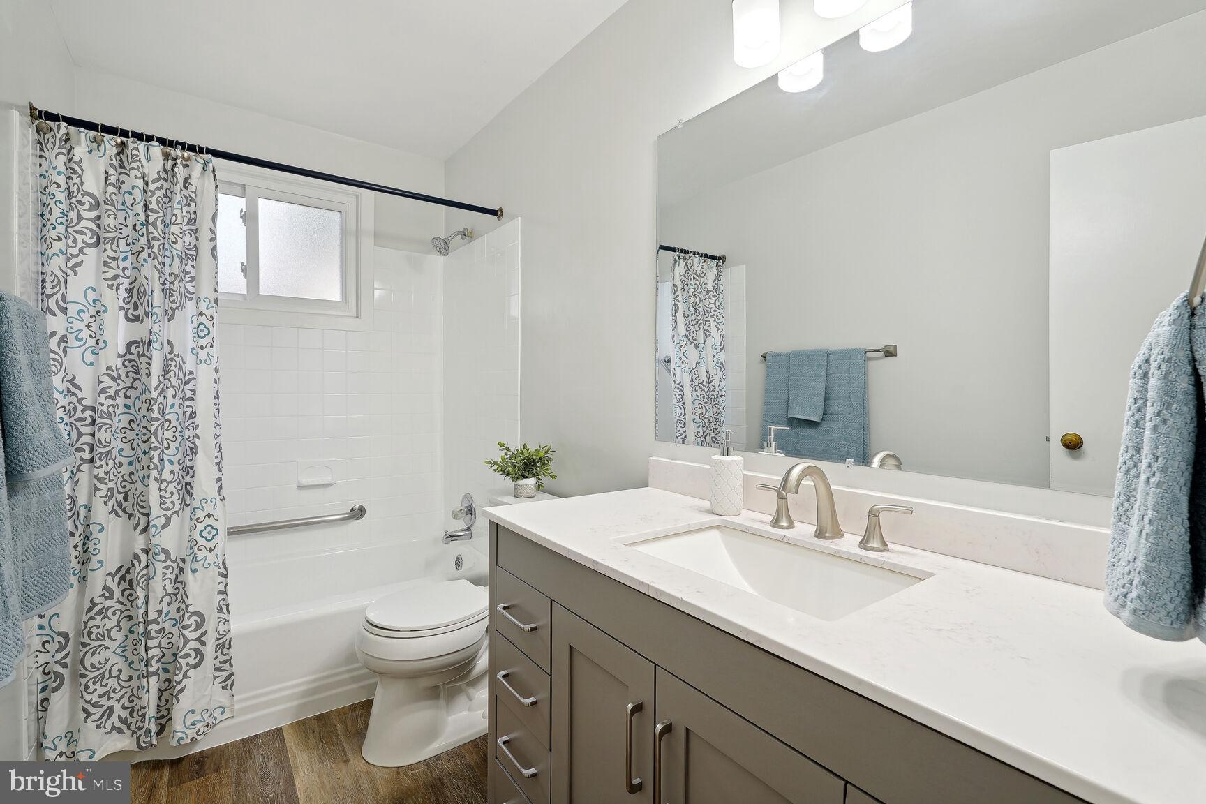 11403 Sherrie Lane Silver Spring, MD 20902 - Photo 7 of 19 Updated main level bath