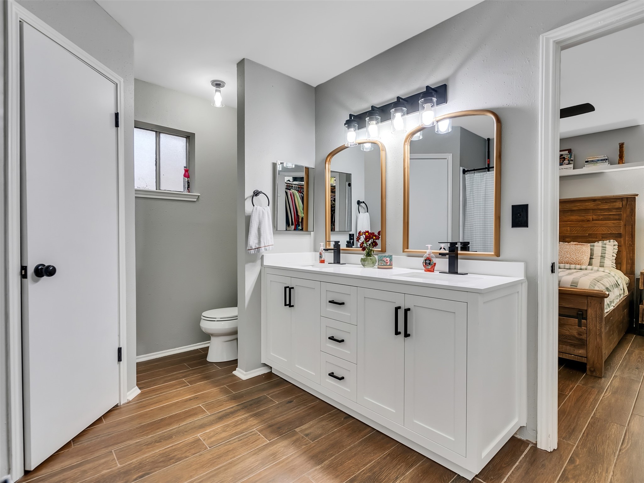 101 North Wagon Lane Angleton, TX 77515 - Photo 11 of 23