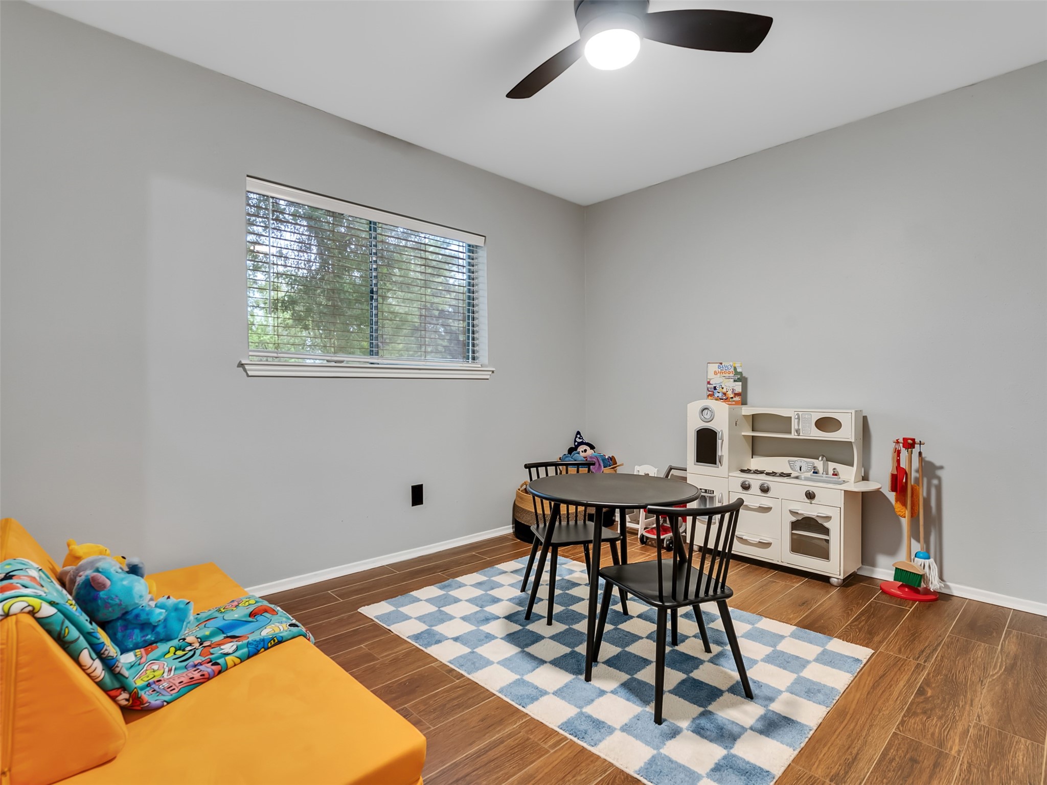 101 North Wagon Lane Angleton, TX 77515 - Photo 14 of 23