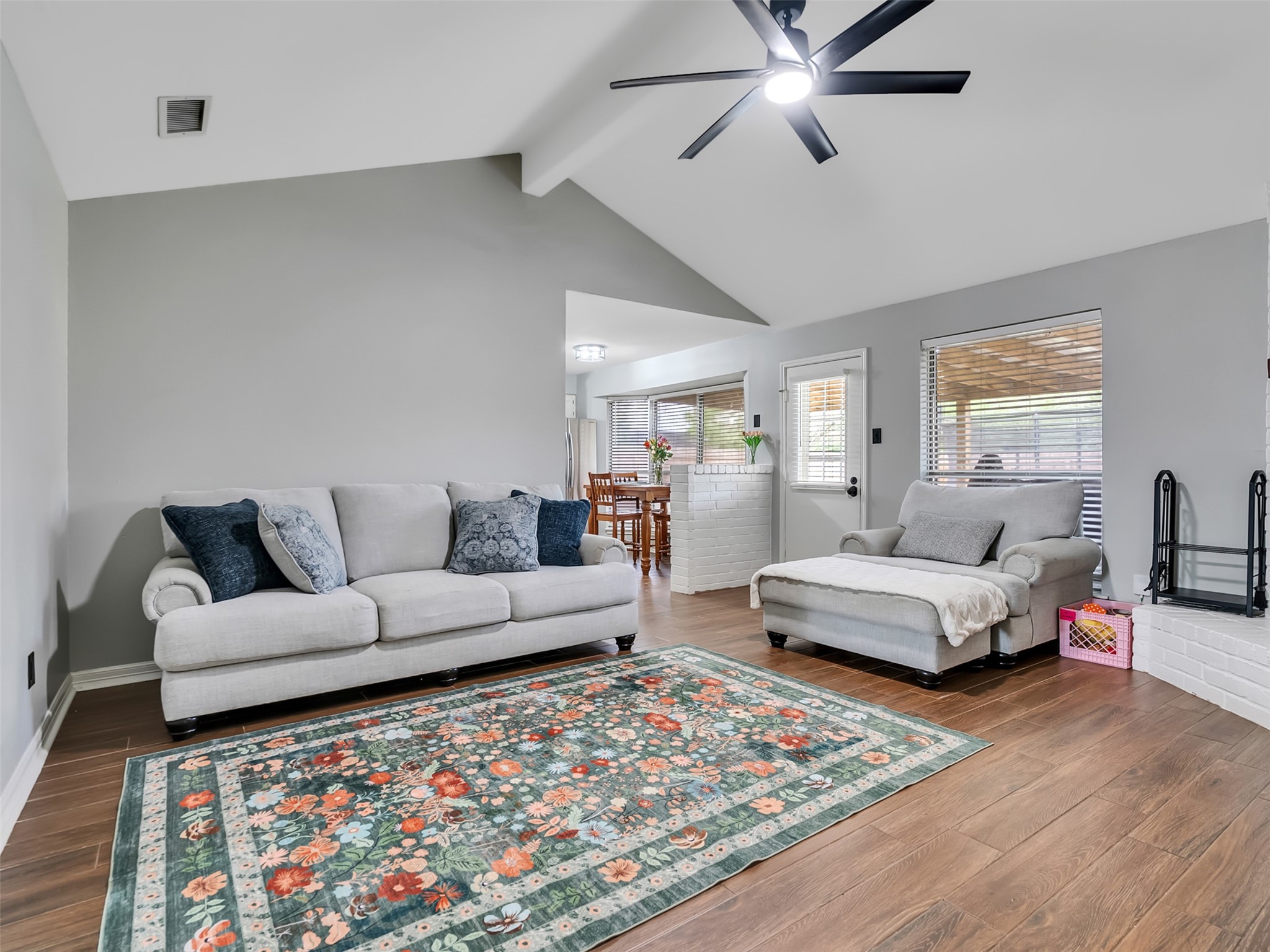 101 North Wagon Lane Angleton, TX 77515 - Photo 4 of 23