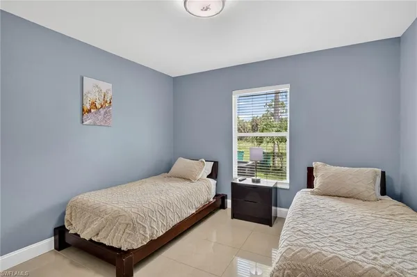 $4,000 | 850 29th Street Southwest, Naples, FL 34117