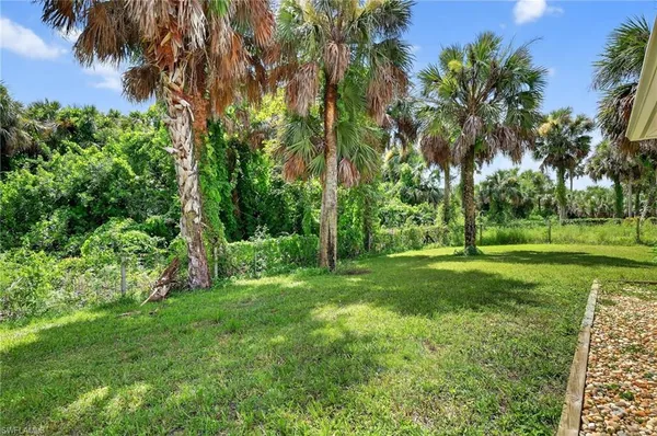 $4,000 | 850 29th Street Southwest, Naples, FL 34117