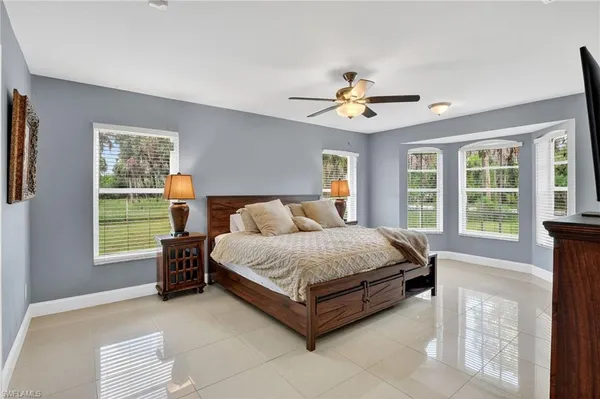 $4,000 | 850 29th Street Southwest, Naples, FL 34117