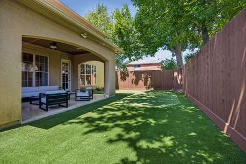$1,299,000 | 4920 Cedar Street, Bellaire, TX 77401