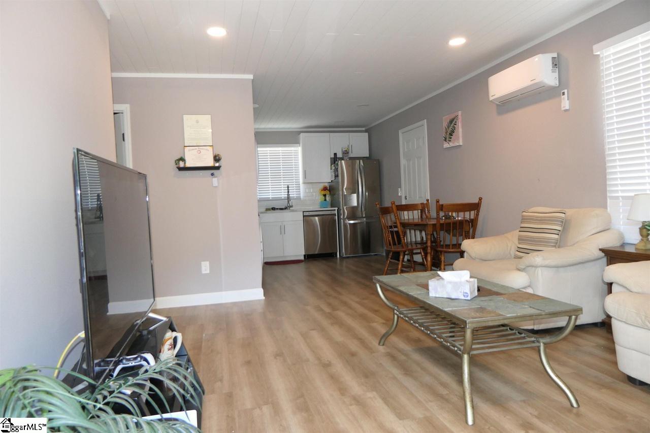 312 Eunice Drive Greenville, SC 29617 - Photo 2 of 10