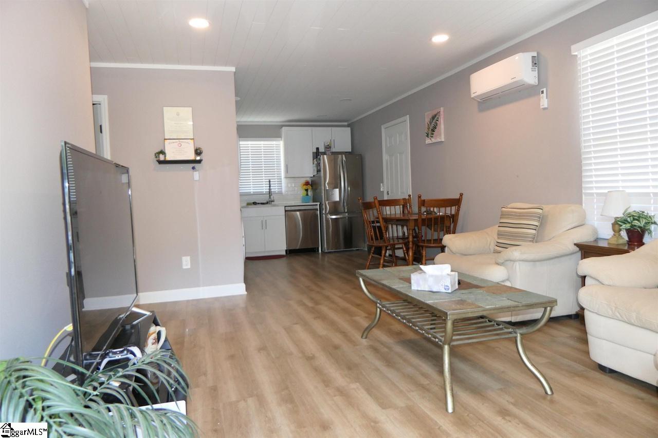 312 Eunice Drive Greenville, SC 29617 - Photo 3 of 10