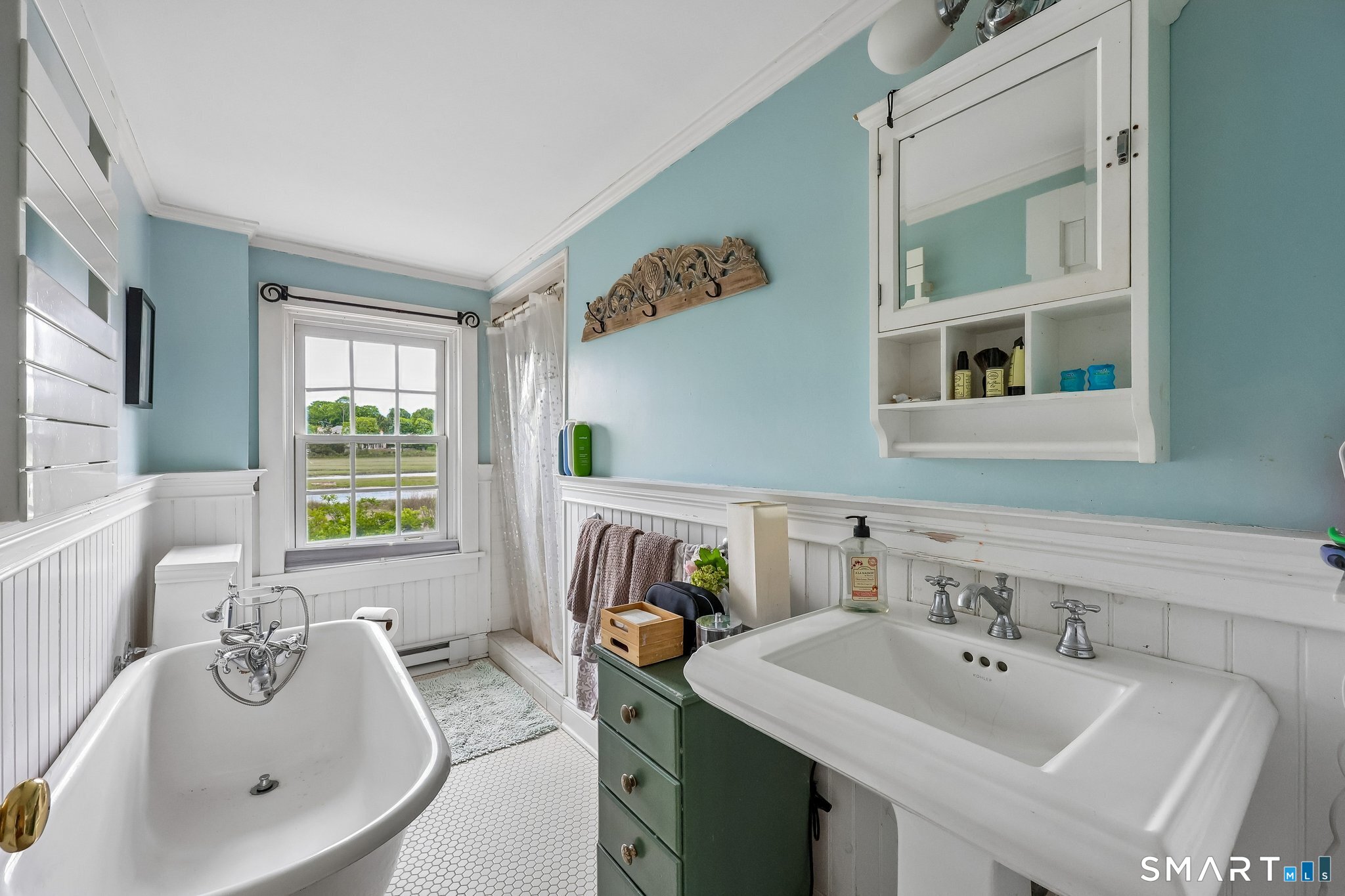 153 Middle Beach Road Madison, CT 06443 - Photo 23 of 40 The second floor bath