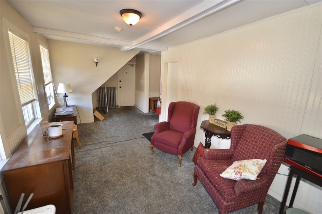 720 Kearsarge Road Conway, NH 03845 - Photo 21 of 21 a living room with furniture