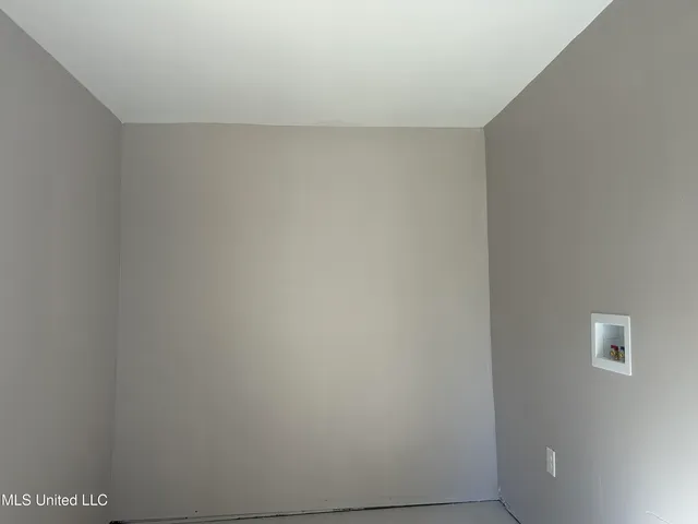 $85,900 | 2725 Charleston Drive, Jackson, MS 39212