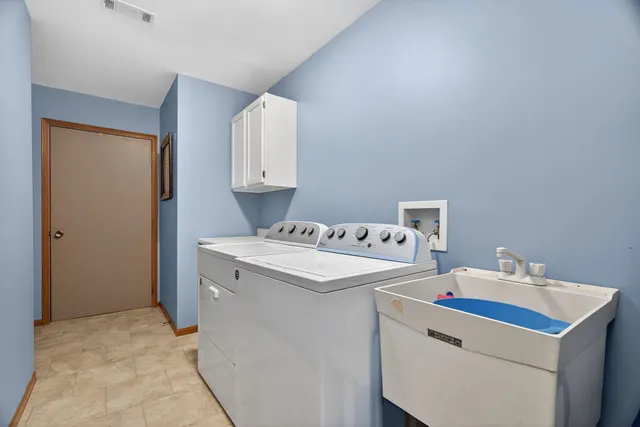 $289,900 | 2700 Eagle Drive, Unit 2700, Joliet, IL 60436